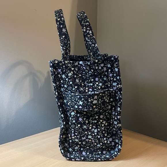 THE MARC JACOBS Canvas Small Tote Bag Black
The Ditsy Floral - Picture 4 of 7